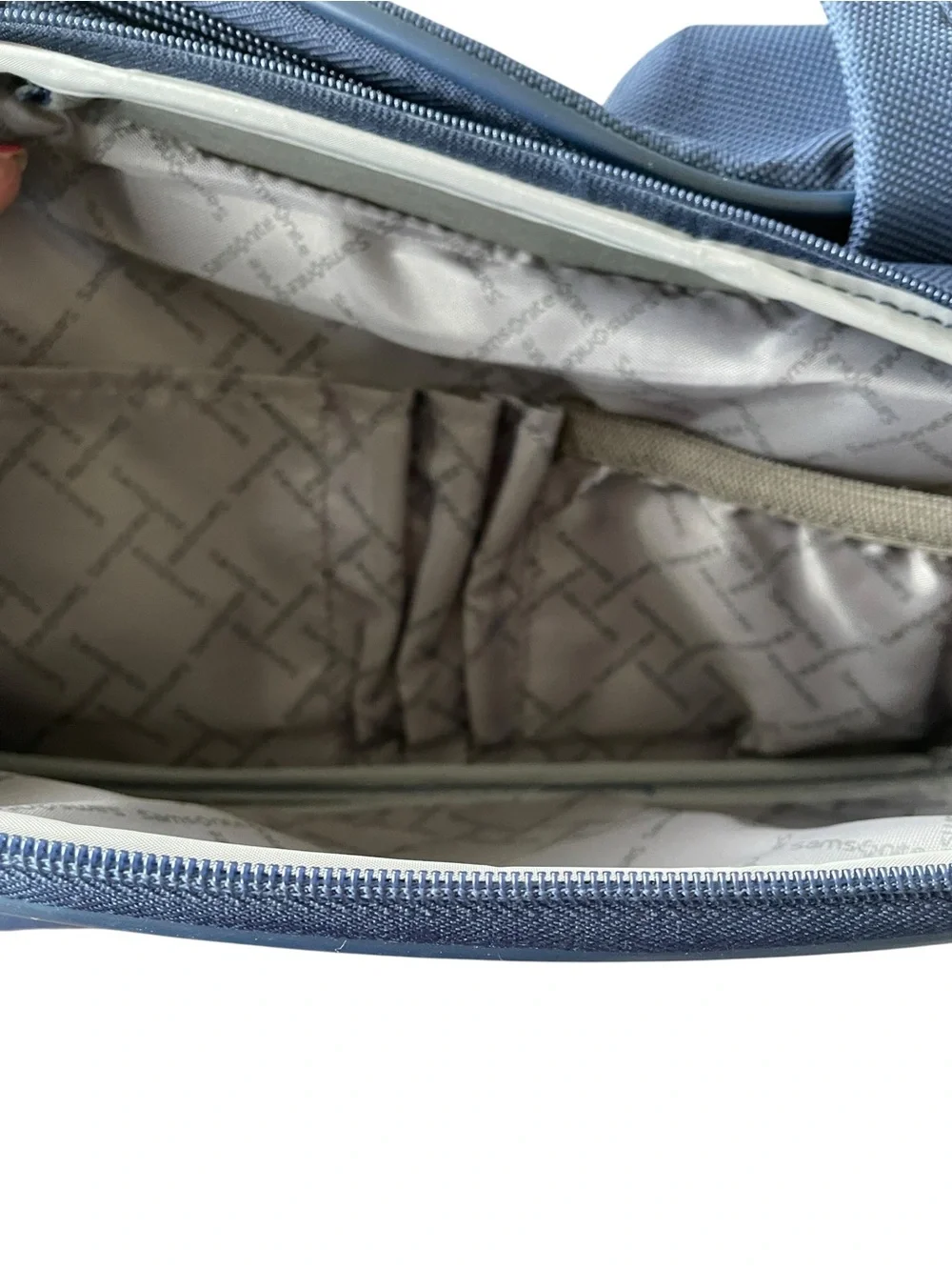 SAMSONITE TRAVEL CARRY ON DUFFEL BAG Navy Blue